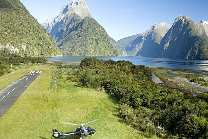 Helicopter tour to fiordland and Milford Sound